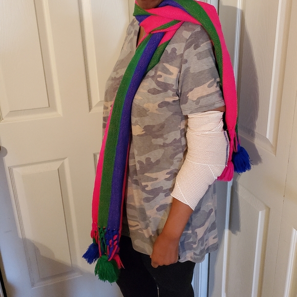 Large Woven Multi Color Knit Scarf/Wrap - Picture 6 of 6